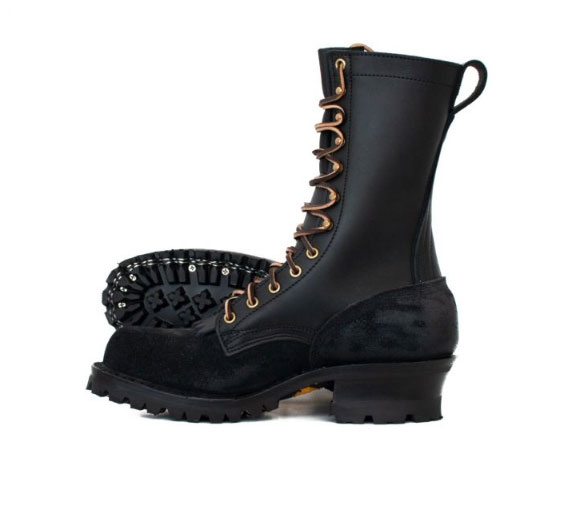 What Kind Of Boots Do Wildland Firefighters Wear?